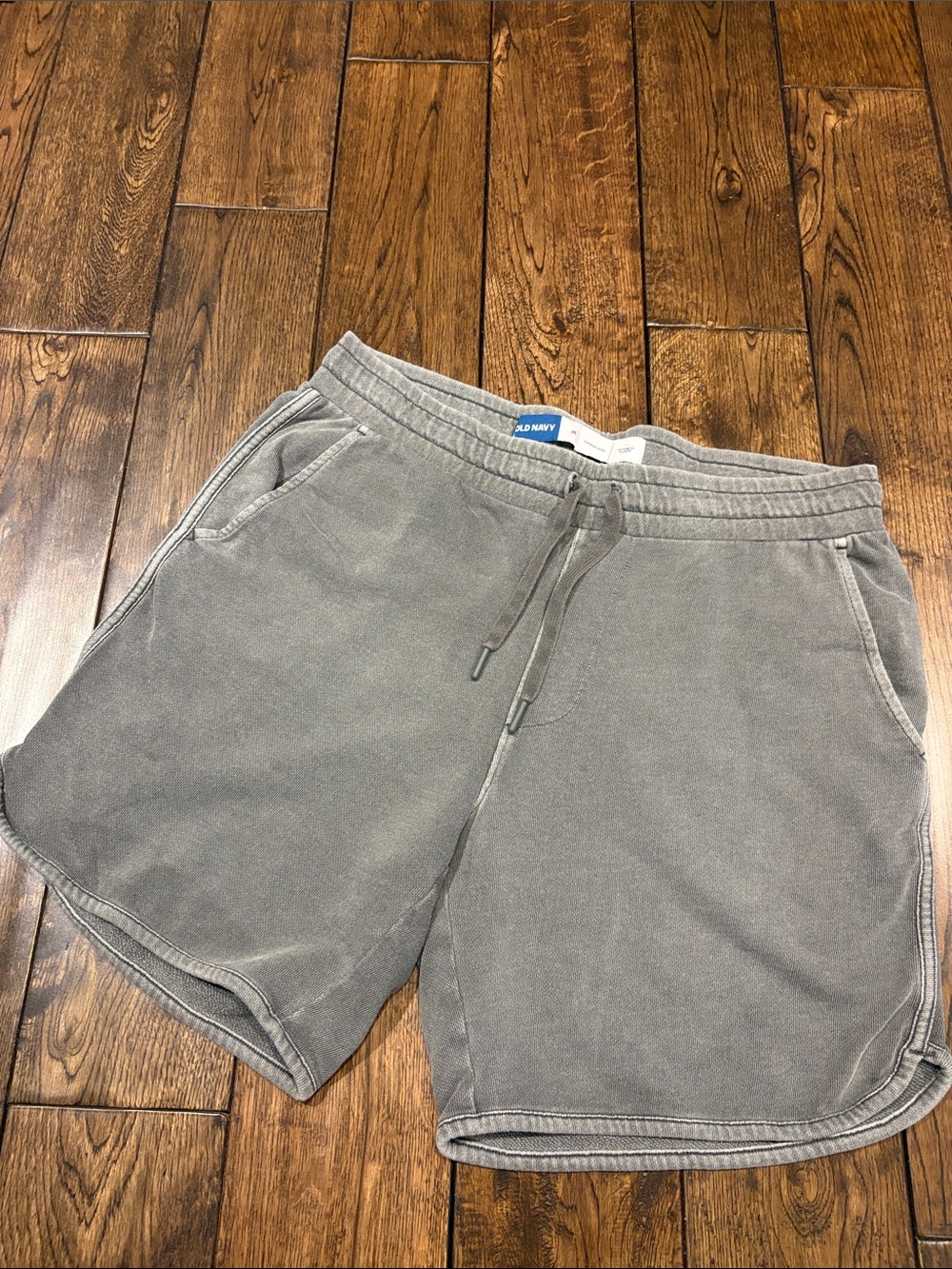 Old Navy Men's Washed Gray Athletic Shorts, Size M